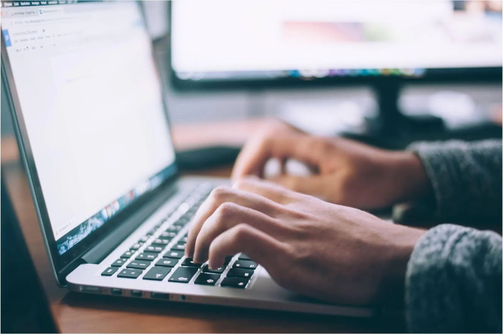How to Increase Website Visits for Roofing Companies